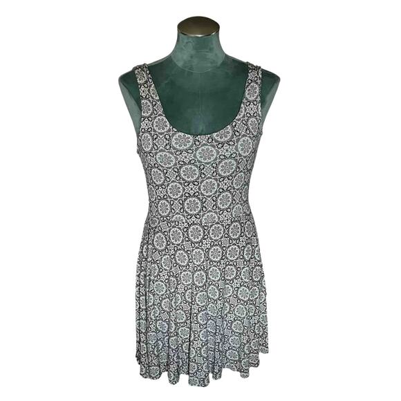 American Rag Cie Dresses & Skirts - Women's American Rag Cie Mini Skater Tank Dress Black White Floral Print Size L